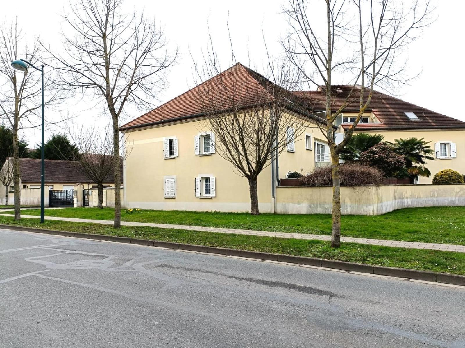 Les Vergers De Serris, 6 Personnes, 2 Pk Prives, Balcon, Lit Bebe Apartment